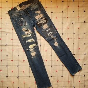 Volcom Super DistressedJeans by Jennifer Herrema